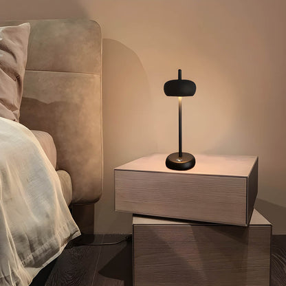 Veska | SleekGlow Bordslampa - Modern design för krävande interiörer