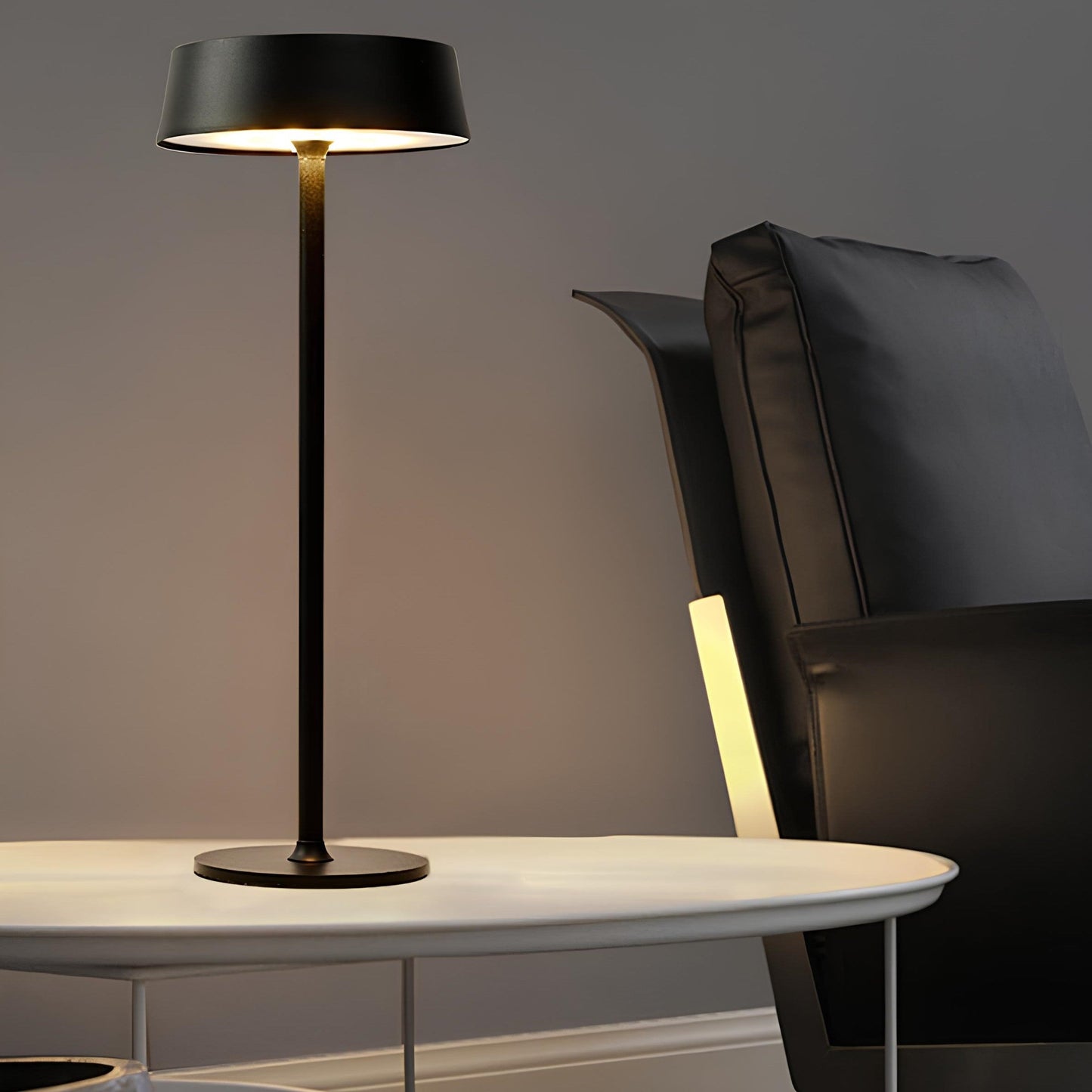 Veska | Snygg Modern Bordslampa
