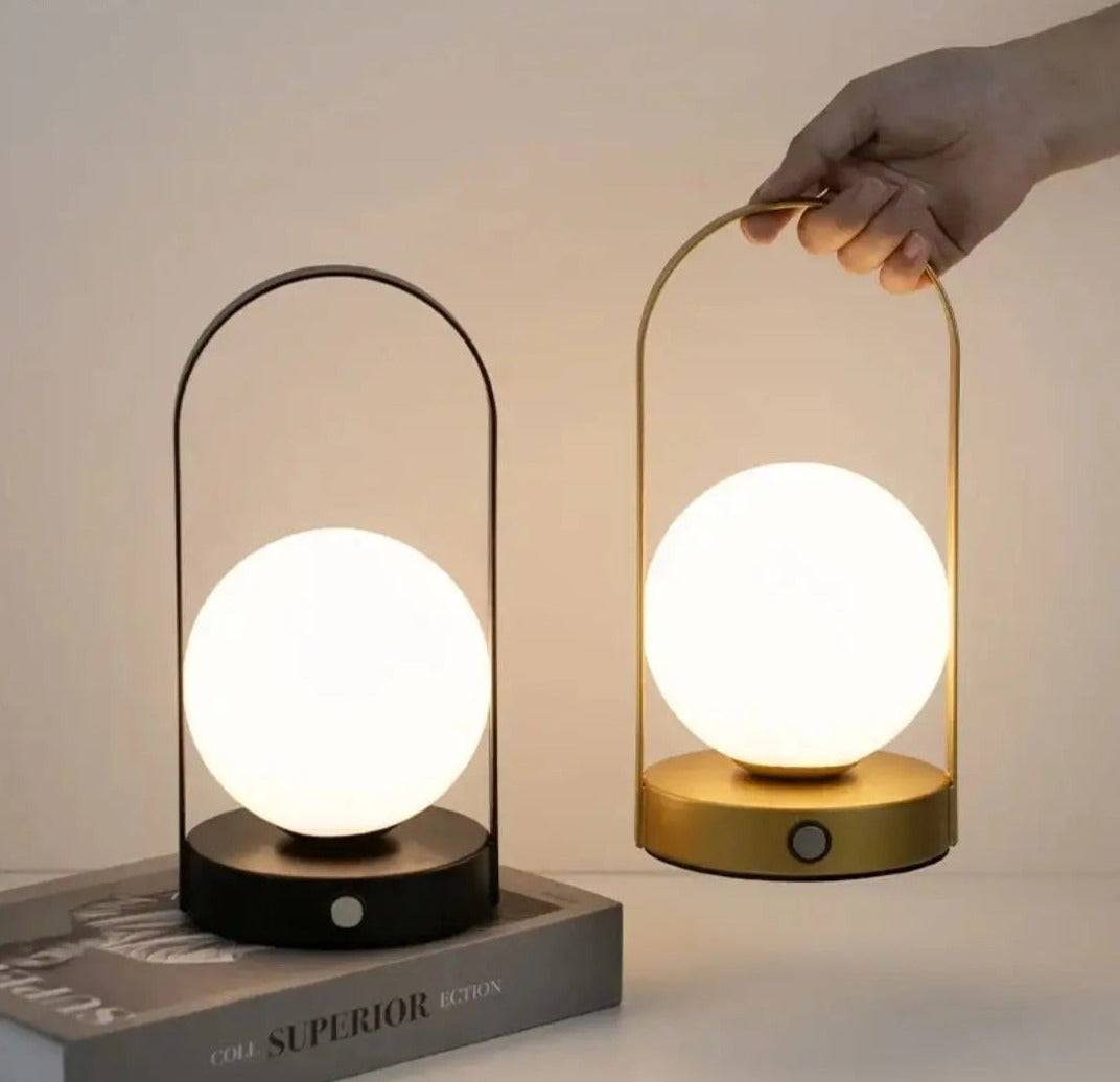 Veska | Stilig Bärbar LED Bordslampa med Touchkontroll och Uppladdningsbart Batteri