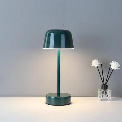 Veska | Stilig Trådlös Bordslampa med Justerbar Belysning och Design Grön