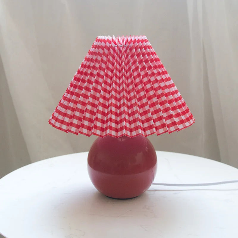 Veska | Tidlös Lumiere Vintage Bordslampa - Klassisk Design för Alla Utrymmen