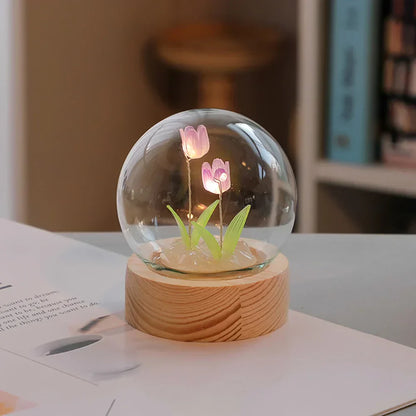 Veska | TulipGlow Elegant Floral Table Lamp – Fint Belysning 2 lila tulpaner