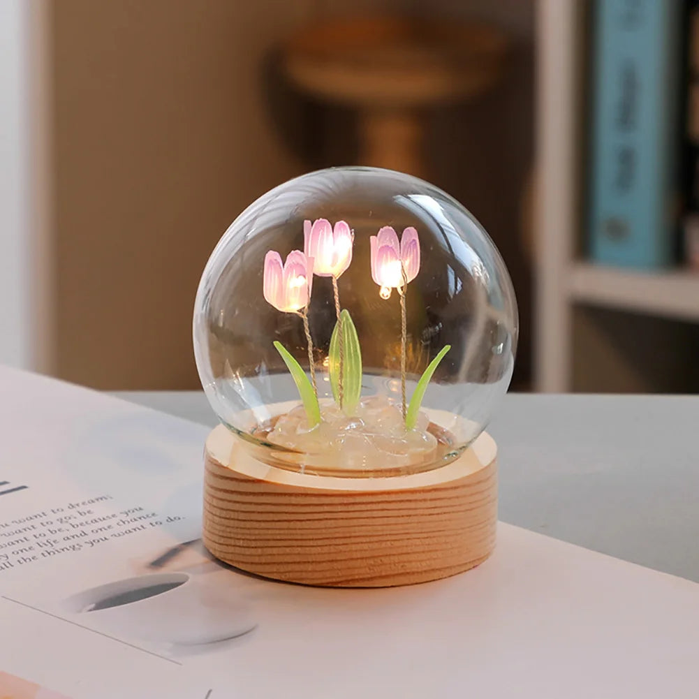 Veska | TulipGlow Elegant Floral Table Lamp – Fint Belysning 3 lila tulpaner