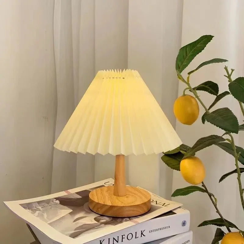 Veska | Vikbar Plisserad Bordslampa - Stylisk Vikbar LED Bordslampa för Unik Inredningsdesign
