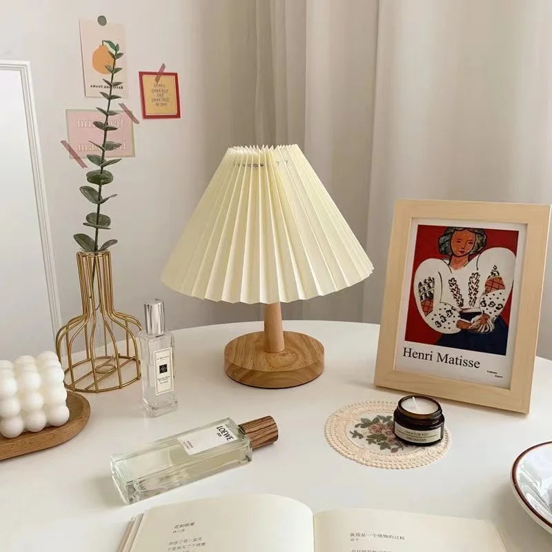 Veska | Vikbar Plisserad Bordslampa - Stylisk Vikbar LED Bordslampa för Unik Inredningsdesign