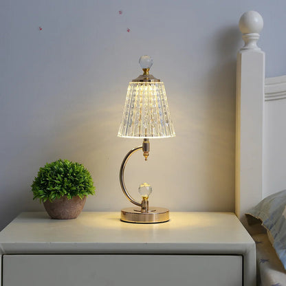 Veska | Vintage Crystal Table Lamp - Elegant Vintage Crystal Table Lamp för en Charmig Atmosfär Halvmåne