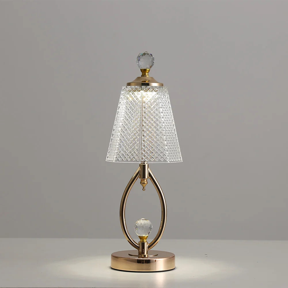Veska | Vintage Crystal Table Lamp - Elegant Vintage Crystal Table Lamp för en Charmig Atmosfär A Oval