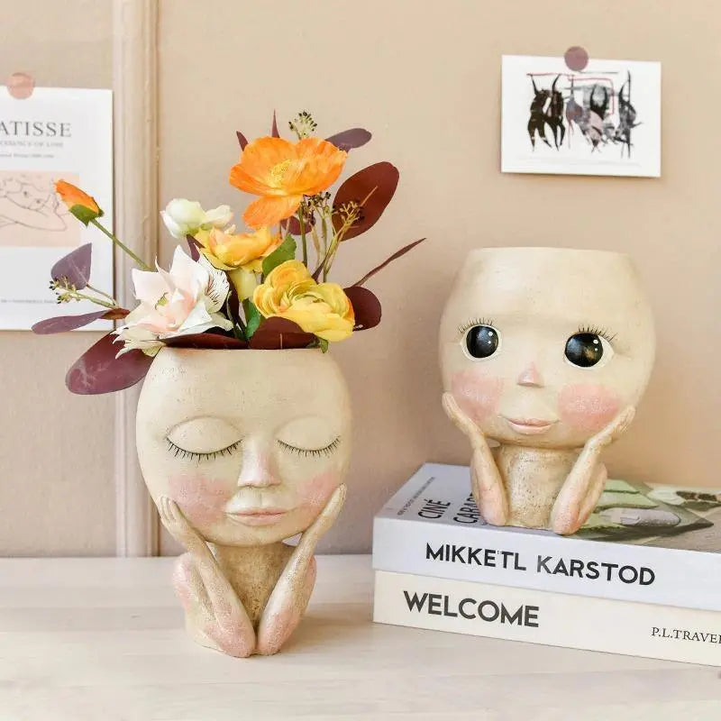 VeskaushVeskaoom Elegant Resin Plant Pot with Artistic Face Details | Veska