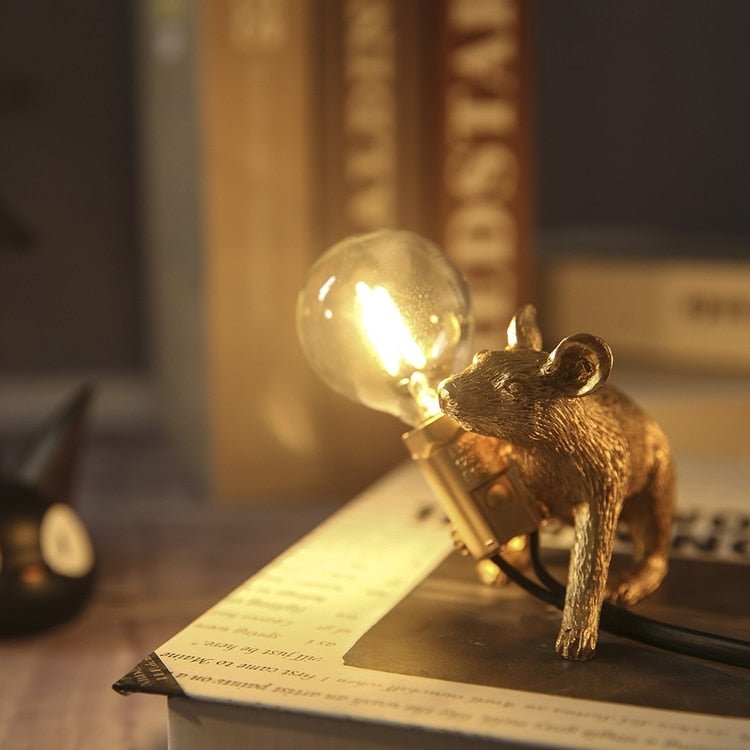 Vintage Mus LED Bordslampa | Veska Guld Liggande