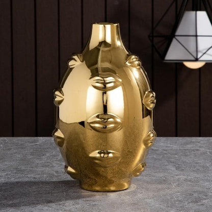 VisageLuxe Keramiska designvaser och Veskaomkrukor med skulpturell elegans | Veska Golden Kiss Vasu