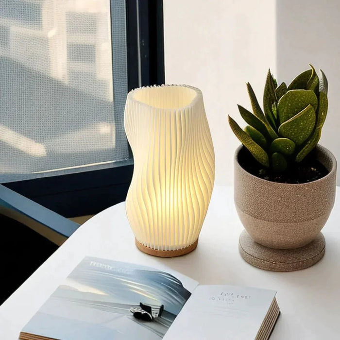 Wavecrest Bordslampa – Mjuk Ljus Designer Lampa med Dimmbar Varm & Naturlig Vit Ljus | Veska