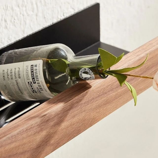 WoodHaven Rustik badrumshylla med skruvfri montering | Veska